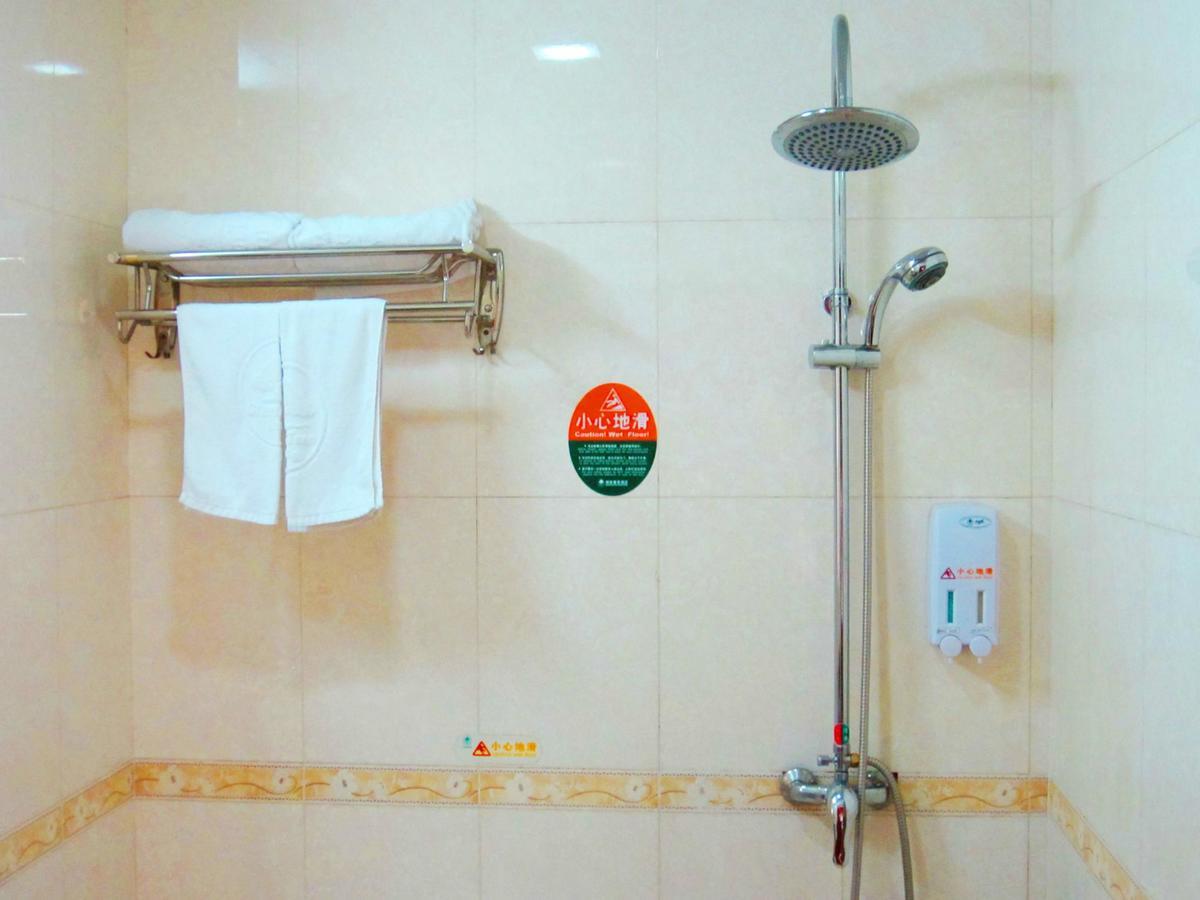Khách sạn Greentree Hongqiao Metro Station Express 3*